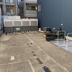 バイク月極駐車場、自動車駐車場0.8万～の画像