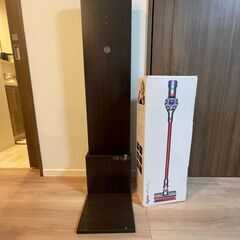 Dyson ダイソンコードレス掃除機 V7 Fluffy　フルセット＋木製スタンド