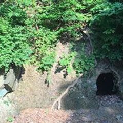 湯河原手ぶらグランピング案内。モンゴルゲルキャンプ は、海まで歩いていける!　洞窟もある！ - 足柄下郡