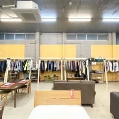 洋服 ズボン 靴 バッグ コーナー 1点100～300円