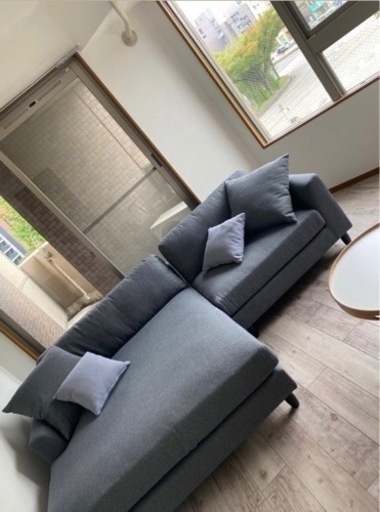 ソファ+小さな丸い机のセット売り‼︎