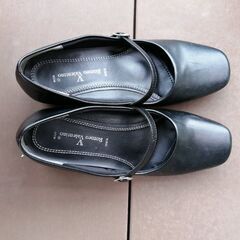 パンプス（黒ベルト）