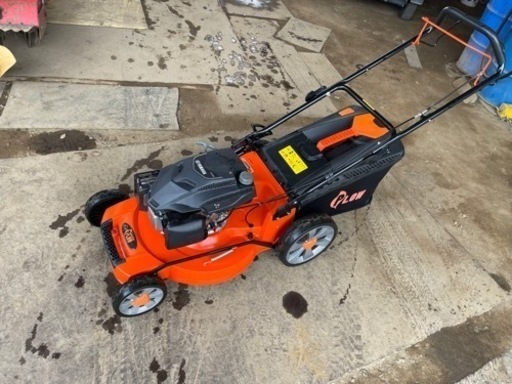 【極美品】新品替え刃付き芝刈り機 エンジン 小型 自走式 プラウ GC530 刈幅53cm