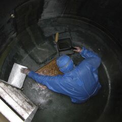 東北地方の水環境を支える浄化槽・給排水設備の配管工の画像