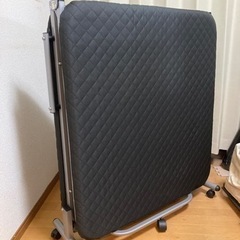 折りたたみ式ベッド
