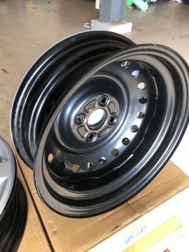 新車外し　ダイハツキャンバス　ホイールとキャップ