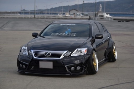 【引き取り限定】レクサスGS のオーバーフェンダー＆バンパー  1台分