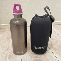 ★SIGG(シグ) ボトル0.6L、ボトルカバー付き
