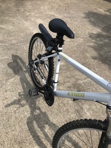 白の自転車