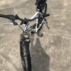 白の自転車