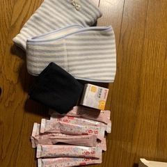 オムツS 母乳実感乳首新品SS 腹帯　腹巻新品　着圧ソックス　はいはいスティックの画像