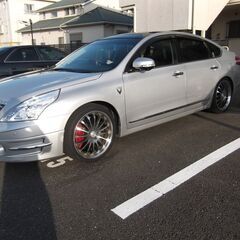 大人カスタム！希少ティアナ上級XV アクシス仕様◆低走行◆検5年2月◆黒本革電動シート・オットマン◆Wサンルーフ◆プッシュS◆19インチ◆車高調◆ローダウン◆装備充実★綺麗だけど傷凹みあり【早期サービス有】下取り可の画像