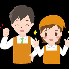 スーパーにてお惣菜のパック詰め