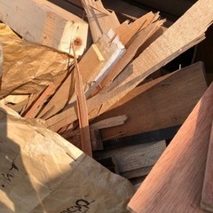 木材　廃材　ベニア　床材の画像