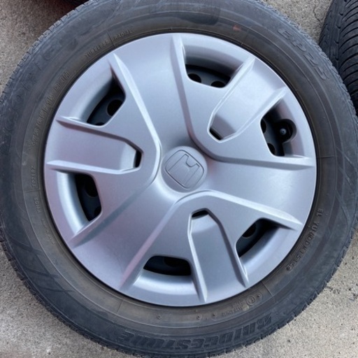 タイヤ4本セットフリード純正カバー付き