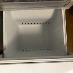 小型　冷凍冷蔵庫　ホワイト　YRZ-F15E1の画像