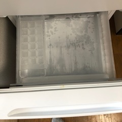 小型　冷凍冷蔵庫　ホワイト　YRZ-F15E1の画像