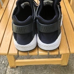 取引中"NIKE スニーカー黒　25cmの画像