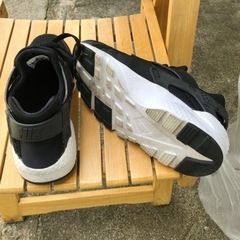取引中"NIKE スニーカー黒　25cmの画像