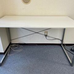 【無料でお譲りします】サンワダイレクト パソコンデスク ホワイト...
