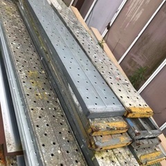 建築材　足場