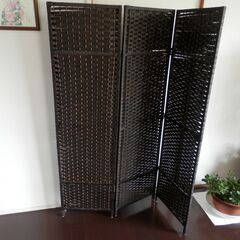 ３連スクリーン（ニトリ）の画像