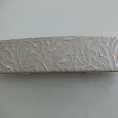 0円：小さなフラワーベース 横約20センチ 幅約5センチ 高さ約4センチ 中古の画像