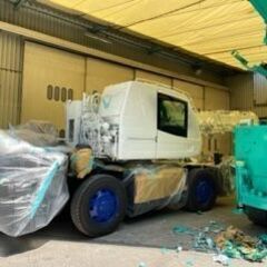 正社員募集！特殊車両塗装業務。未経験OKです！の画像