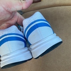adidas レディース　23.5の画像