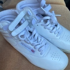 Reebok ホワイトスニーカー23.5 レディース