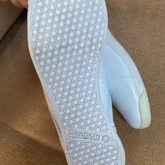 Reebok ホワイトスニーカー23.5 レディースの画像