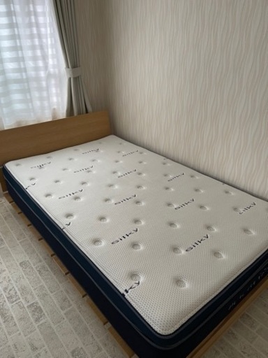 【再値下げ】セミダブルマットレスレス&ベットフレーム