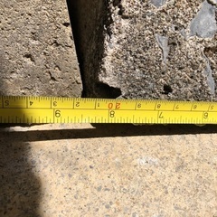 コンクリートの束石の画像