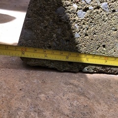 コンクリートの束石の画像