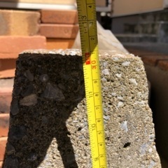 コンクリートの束石の画像