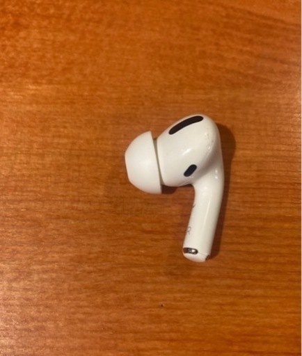 Airpods pro 右耳とケース、外箱と新品充電ケーブル
