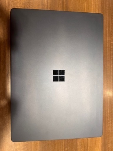 Microsoft Surface Laptop 第1世代(2017)