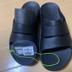 ウーフォス　黒　23.0センチ 新品