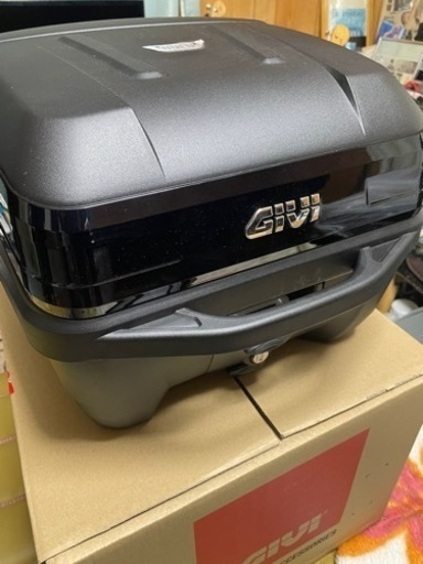 givi 32L リアボックス　ほぼ未使用