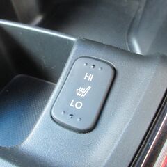 ホンダ　フィットシャトルハイブリッド 　ハイブリッド・スマートセレクション　ファインライン【自社ローン対応可】★1年保証★ロードサービス付  ワンオーナー　社外ＳＤナビ　ワンセグ　ビルトインＥＴＣ　クルコン　前席シートヒーター　スマートキー　革巻きステアリング　ハーフレザーシート　オートライト　ＨＩＤの画像