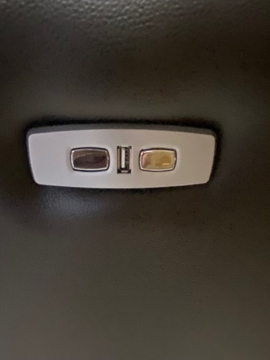 美品!! ニトリ 電動本革リクライニングソファ Nストラス ダークブラウン ユニットテーブル付き!! スマホ充電可能です!!
