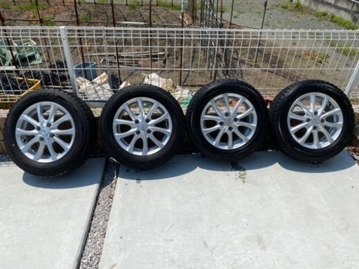 スタッドレスタイヤ　ホイールセット　14インチ