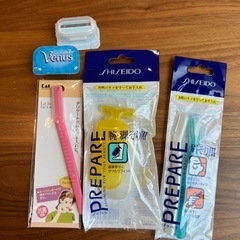 顔用　腕、脚用　かみそり