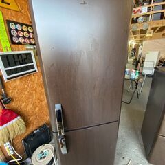 W1201  おしゃれ木目調　2ドア冷蔵庫