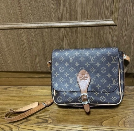 ルイヴィトン モノグラム　カルトシエール　ショルダーバッグ