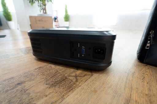 【美品】VANKYO V620 + おまけ VANKYO 壁掛け式スクリーン 折りたたみ式 (120インチ)