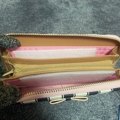 タグ付き新品未使用長財布の画像