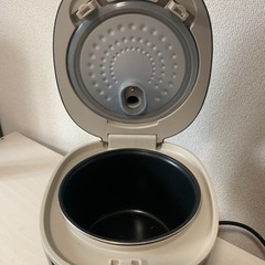 炊飯器の画像