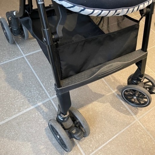 人気ベビーカー コンビ スゴカル4キャス / ネイビー ※手渡しのみ※ 6kg 人気ベビーカー コンビ スゴカル4キャス / ネイビー ※手渡しのみ※ 6kg