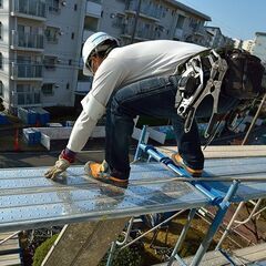 未経験でもご安心ください【昇給/賞与年２回・社宅あり】の充実待遇で働ける【月給25万円～足場作業員】の画像